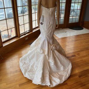 *Justina McCaffrey Ivory Silk Bodycon Flare Bridal Gown Wedding Dress Size 10 14